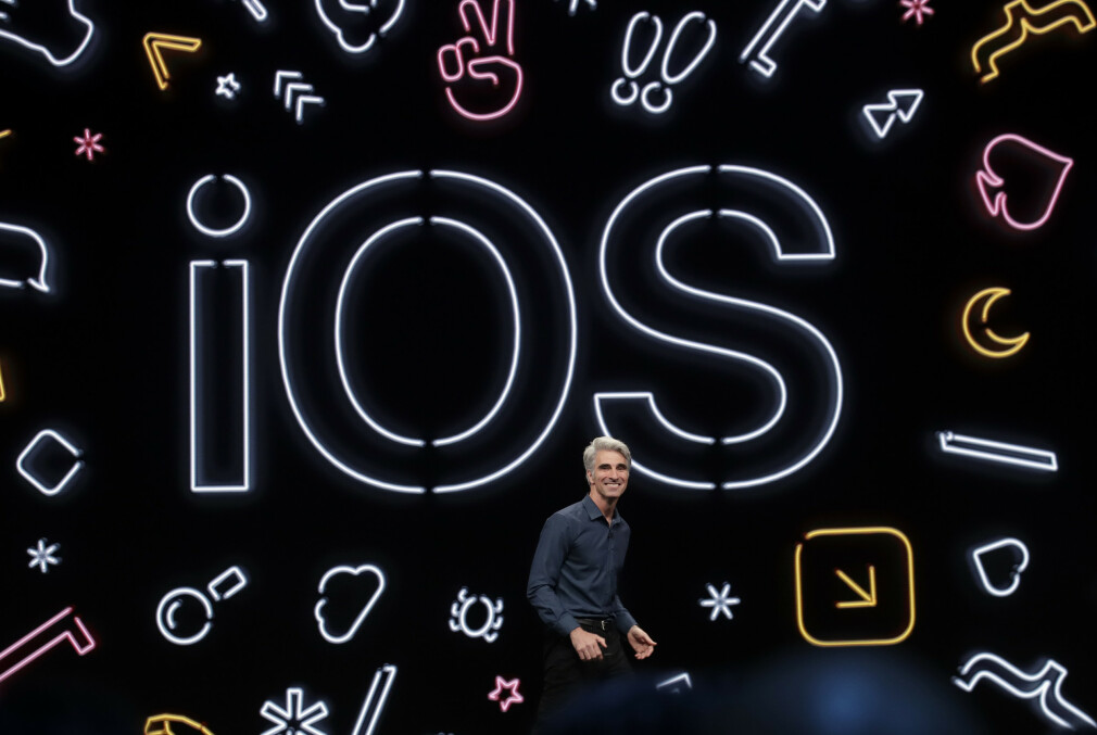 Craig Federighi, Senior Vice President i Apple, viste denne uka fram iOS 13 på WWDC19-konferansen. 📸: Jeff Chiu / AP / NTB Scanpix
