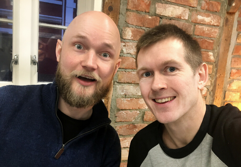 Kompisene Anders Ekkje Slettebø og Erling Håmsø tester universell utforming på norske nettsider. 📸: Privat