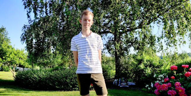 image: Daniel (16) koder løsninger for norske kommuner