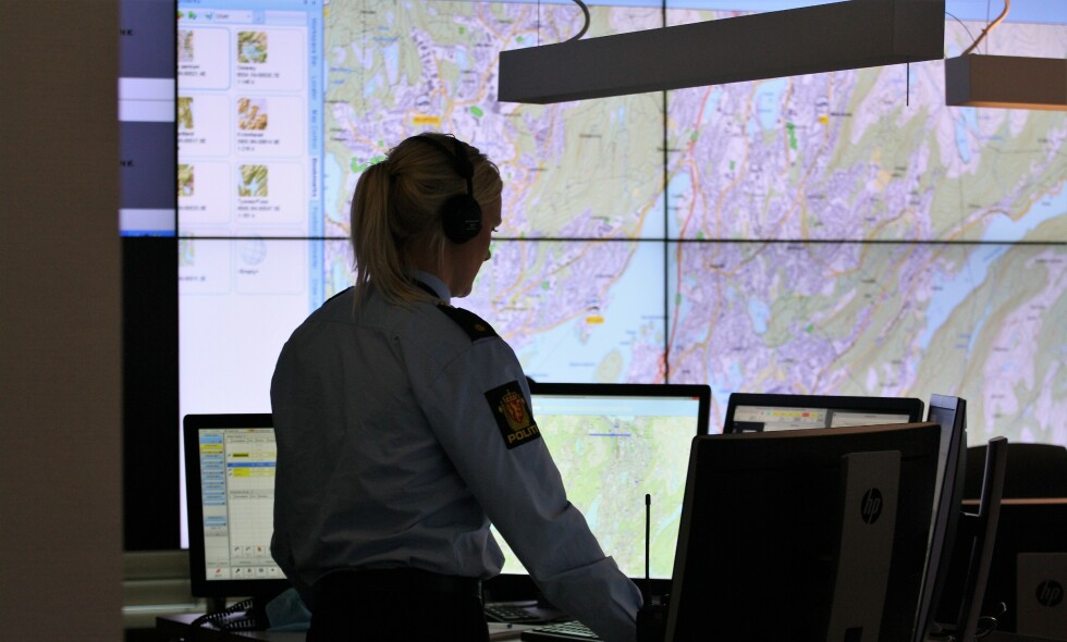 Operasjonssentral med kartsystem. 📸: Politiets IKT-tjenester