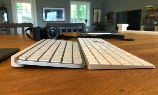 Tastaturet har en litt høyere vinkel mot brukeren enn Apple sine tastatur. 📸: Jørgen Jacobsen.