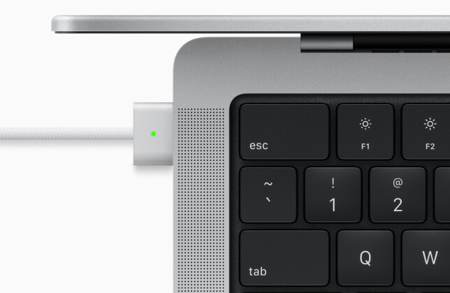MacBook Pro 2021 har Magsafe-lading. 📸: Apple