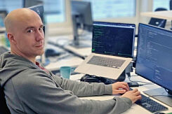 image: Testutvikler hos NRK forklarer jobben: - Veldig kjedelig å skrive tester