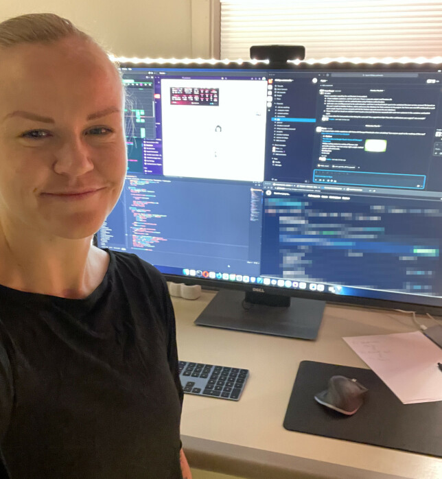 Nora Gjøen-Gjøsæter jobber mye med blant annet programmering i Python og R. 📸: Privat