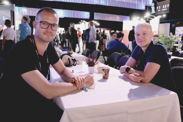 Martin Halvor Kostveit og Christian Svenkerud i Dfind skriver lite Java. 📸: Ole Petter Baugerød Stokke