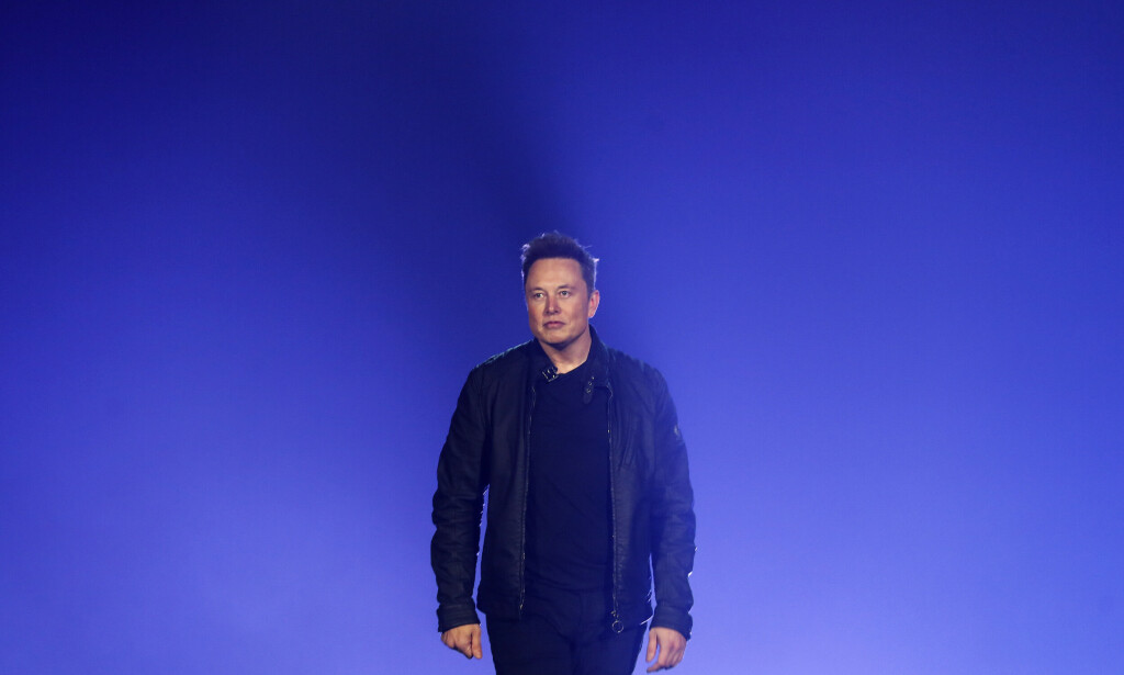 Omtrent halvparten av Twitters 7.500 ansatte ventes fredag å miste jobben. Nå varsler de søksmål mot selskapet, som nylig ble kjøpt av Elon Musk. 📸: AP Photo/Ringo H.W. Chiu