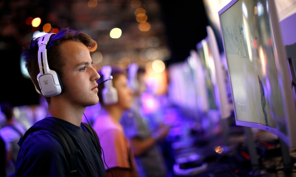 Mange unge dataspillere bruker ekte penger i spillene sine. 📸: NTB/Shutterstock