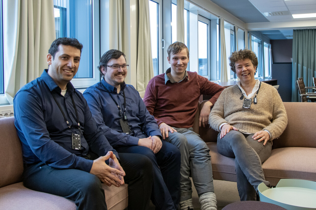 Fra venstre: Dervis Mansuroglu (personalleder og mentor for utviklerne), Fredrik Lygre Bergesen (seniorutvikler), Martin Londal (utvikler) og Ellen D. Varsi (Tech Lead/utvikler) 📸: Kurt Lekanger