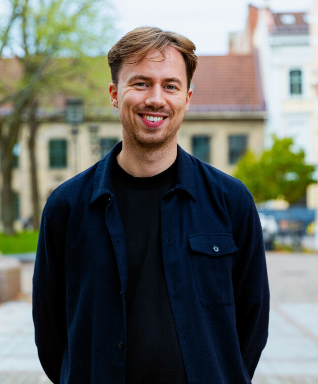 Tobias Aasmoe jobber med maskinlæring i Tise. 📸: Tise