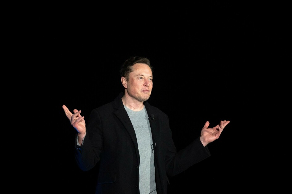 Elon Musk sier at TruthGPT kan vise seg å bli den sikreste måten for å unngå at kunstig intelligens «utsletter menneskeheten». 📸: JIM WATSON / AFP