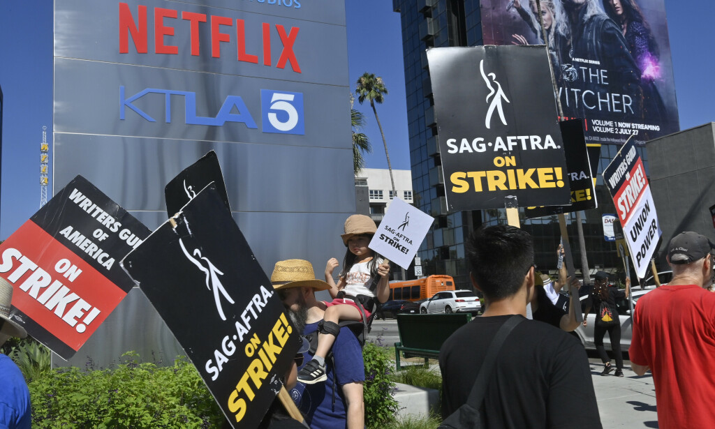 Underholdningsindustrien i Hollywood er i streik for tiden, blant annet fordi de vil sikre seg mot KI-trusselen mot arbeidsplassene deres. 📸: Jim Ruymen / UPI / Shutterstock / NTB