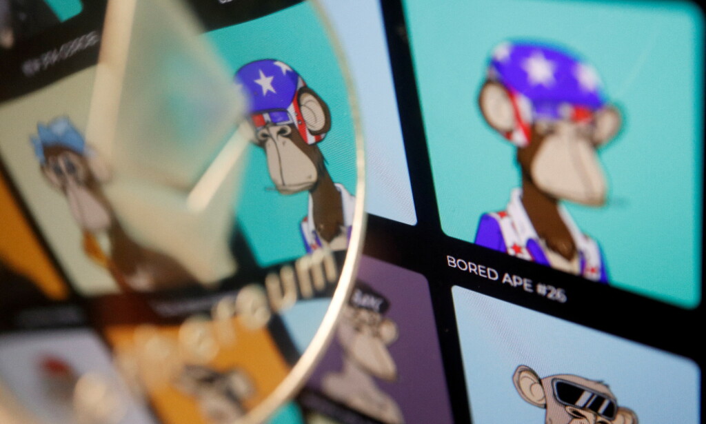 Digitale aper fra Bored Ape Yacht Club er fortsatt verdt penger, men verdien har i likhet med andre NFT-er kollapset fullstendig i det siste. 📸: REUTERS/Florence Lo/Illustration