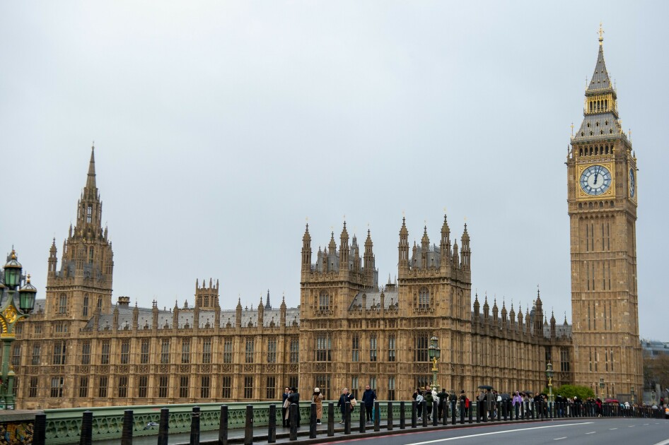 Sky News og nyhetsbyrået PA siterer statssekretær Leo Docherty i britisk UD på at russerne lyktes med å skaffe seg innsyn i private samtaler mellom britiske folkevalgte og myndighetsansatte. Her: Big Ben og Westminster, hvor det britiske parlamentet holder til, i London. 📸: Maureen McLean/Shutterstock.
