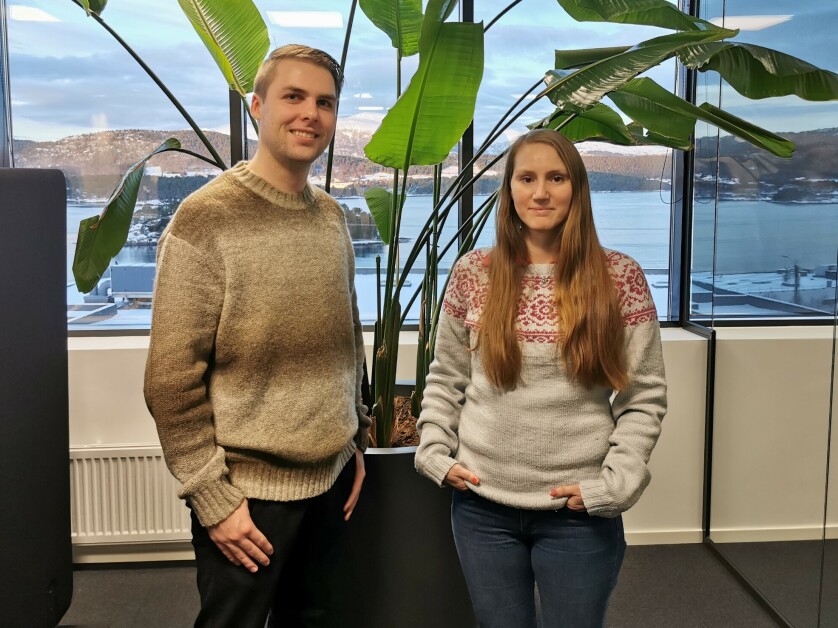 Odin Velle Ulvestad (22) og Hanne Fiksdal (36) har fått jobb i Invo.📸: Kjetil Vassbak