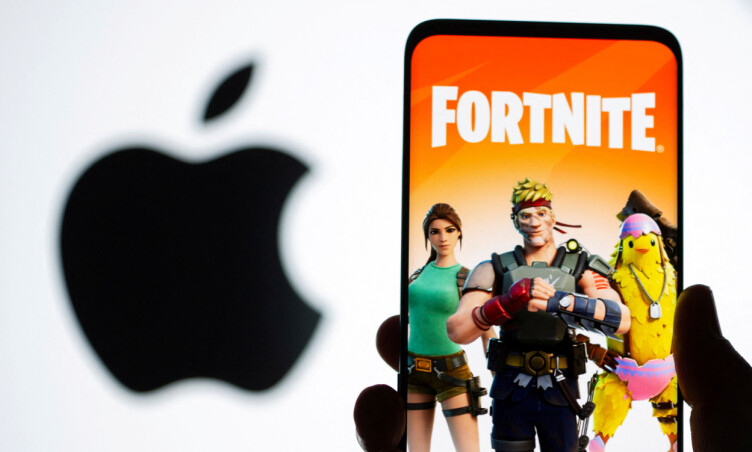 Epic hadde planer å om relansere Fortnite på iOS gjennom sin egen app-butikk, men nå har Apple avsluttet utviklerkontoen deres. 📸: NTB/Reuters