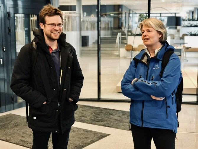 Siri Annethe Moe Jensen underviser i introduksjon til objektorientert programmering (IN1000) sammen med Geir Kjetil Sandve. 📸: Ole Petter Baugerød Stokke